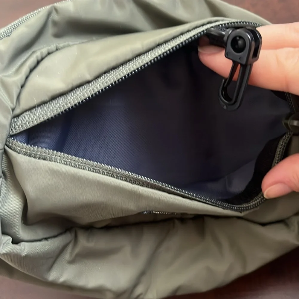 Adidas Olive Green Fanny Pack Bag - Picture 5 of 7